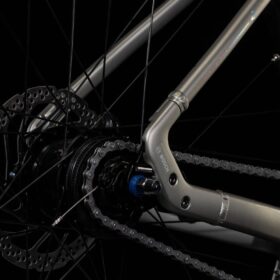 CUBE Vélo Électrique de Ville – EDITOR HYBRID SLX 400X – 2025 – sleekgrey / spectral