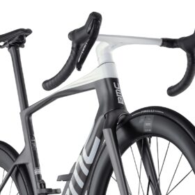 BMC Vélo Route Carbone – TEAMMACHINE R 01 ONE – 2024 – carbon black / cool white