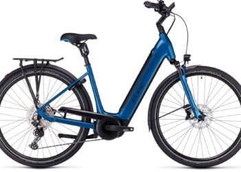 Cube Supreme Sport Hybrid EXC 625 bleu et noir