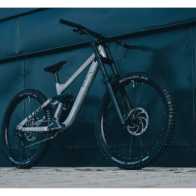 CUBE – VTT de Descente TWO15 Pro 27.5